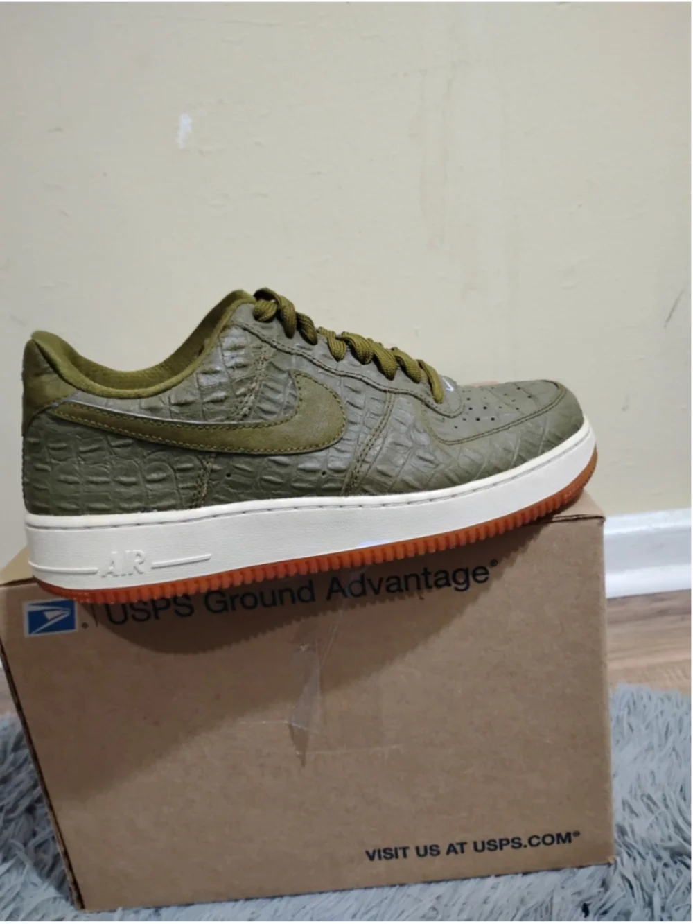 Nike Air Force 1 '07 LV8 Low Men Size 8.5 Green Croc Pattern Sneakers 718152-301